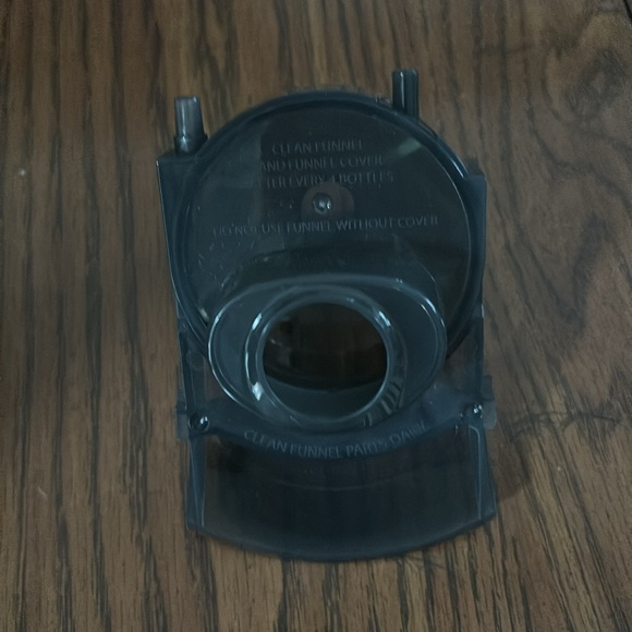 Baby Brezza Formula Dispenser Funnel & Cover Parts. Brand new. - Picture 3 of 5